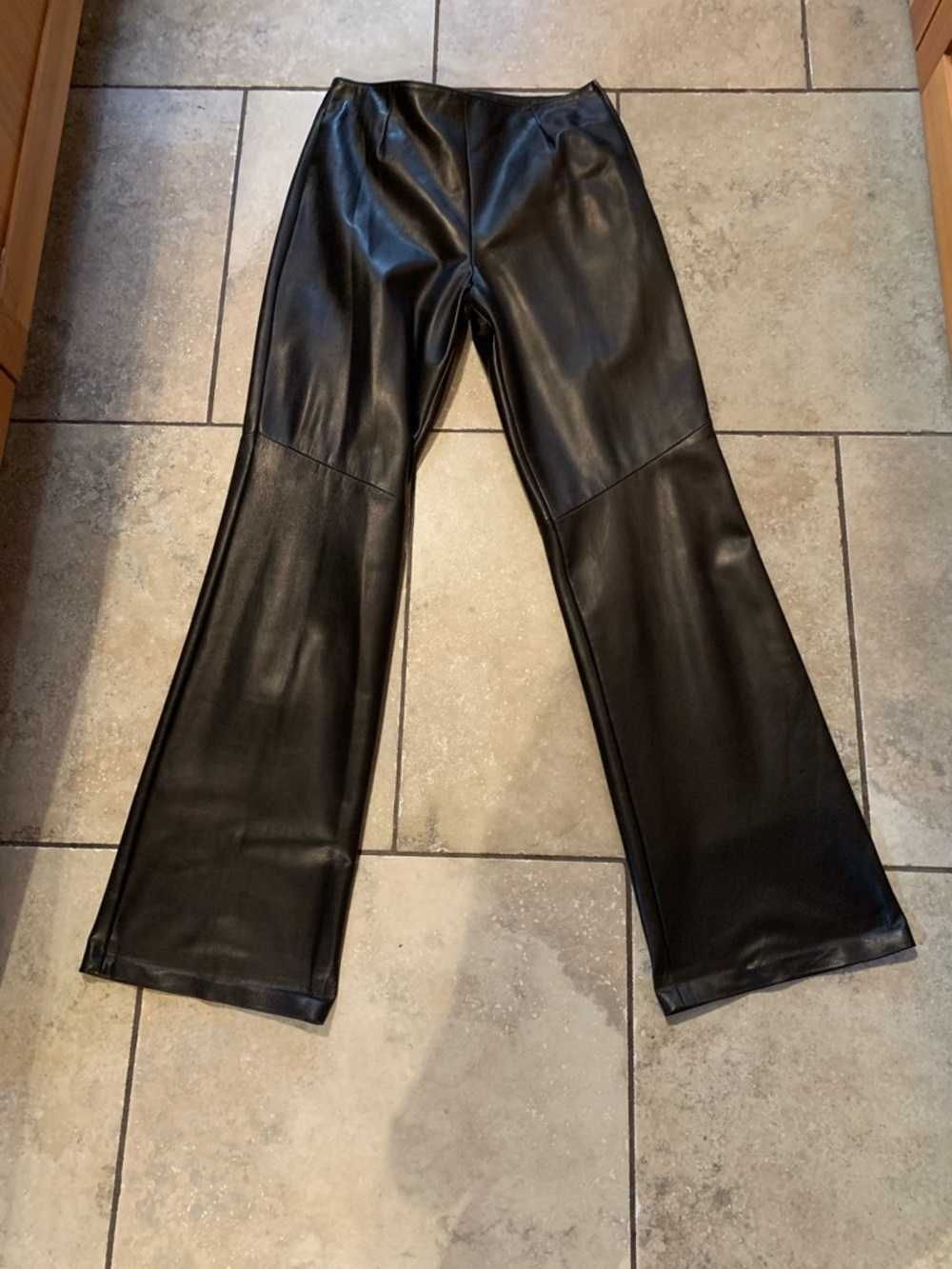 Danier Genuine Leather Pants Black Straight Leg Women’s Size 10 Luxe Minimalist
